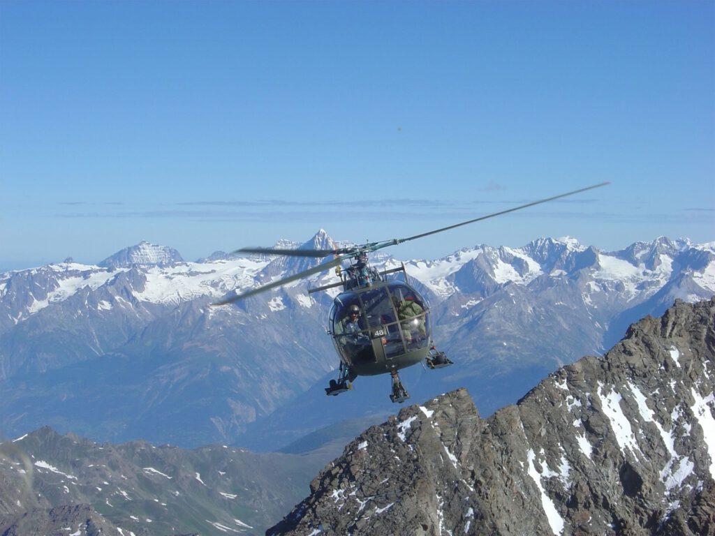website titelbild helikopter im rekognoszierungsanflug